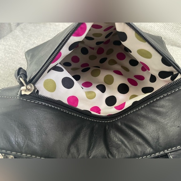 Elegant Black Satchel with Woven Texture, Dual Handles & Strap Genuine Leather - Picture 9 of 16